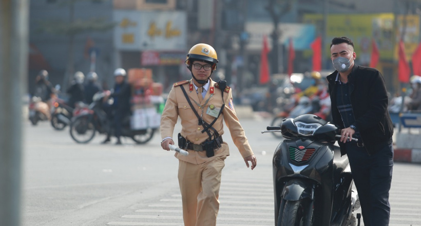 Mức phạt lỗi không đội mũ bảo hiểm năm 2021 là bao nhiêu?