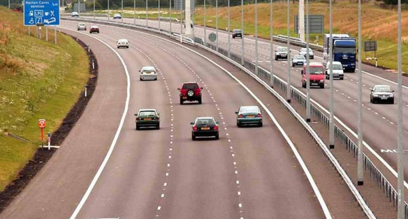 Ô tô đi vào làn dừng khẩn cấp trên cao tốc bị phạt thế nào?