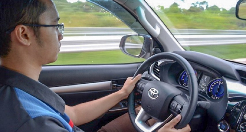 Người lái cần chú ý giảm tốc độ trong những trường hợp nào?