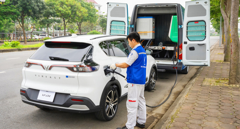 VinFast triển khai dịch vụ cứu hộ pin ô tô điện 24/7