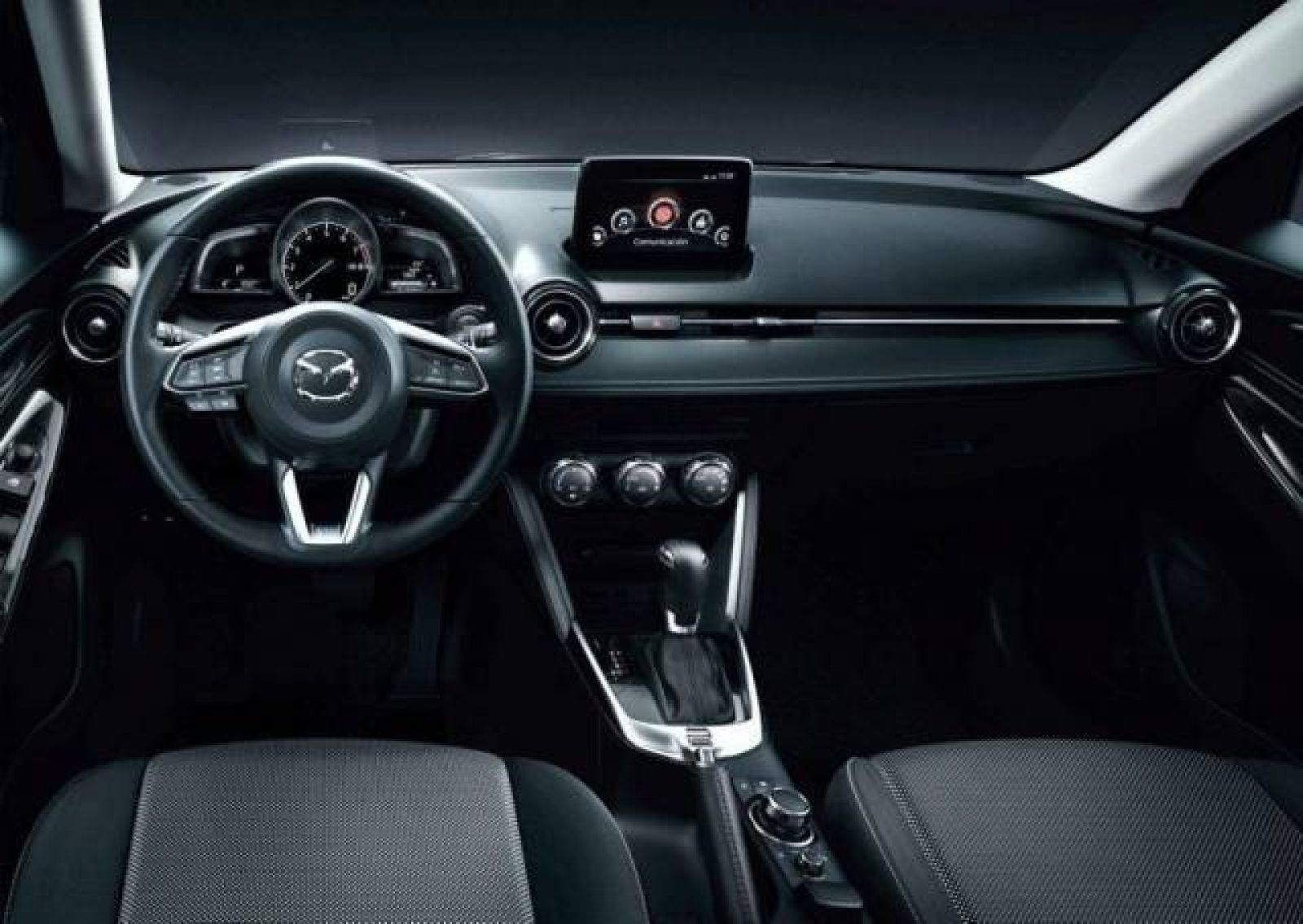 Nội thất hàng ghế trước xe Mazda2