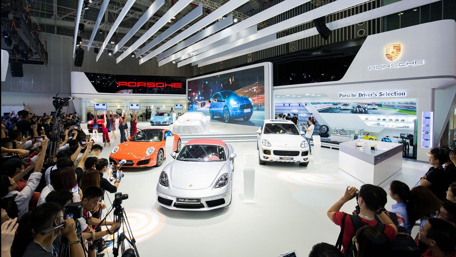 Gian hàng Porsche