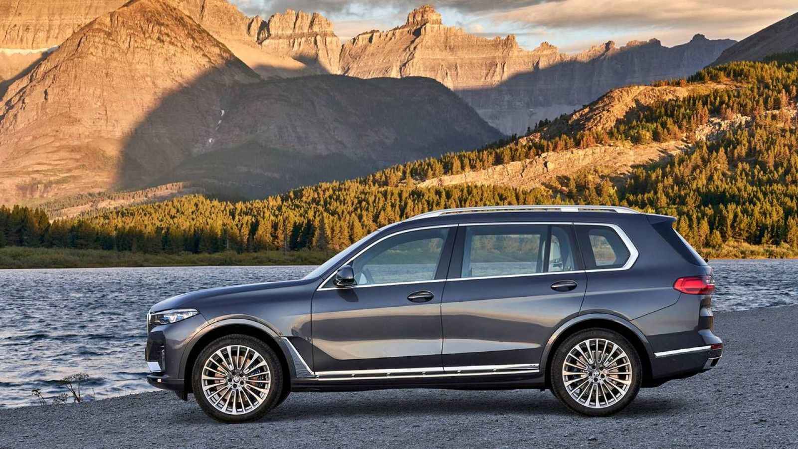 Xe BMW X7 2019