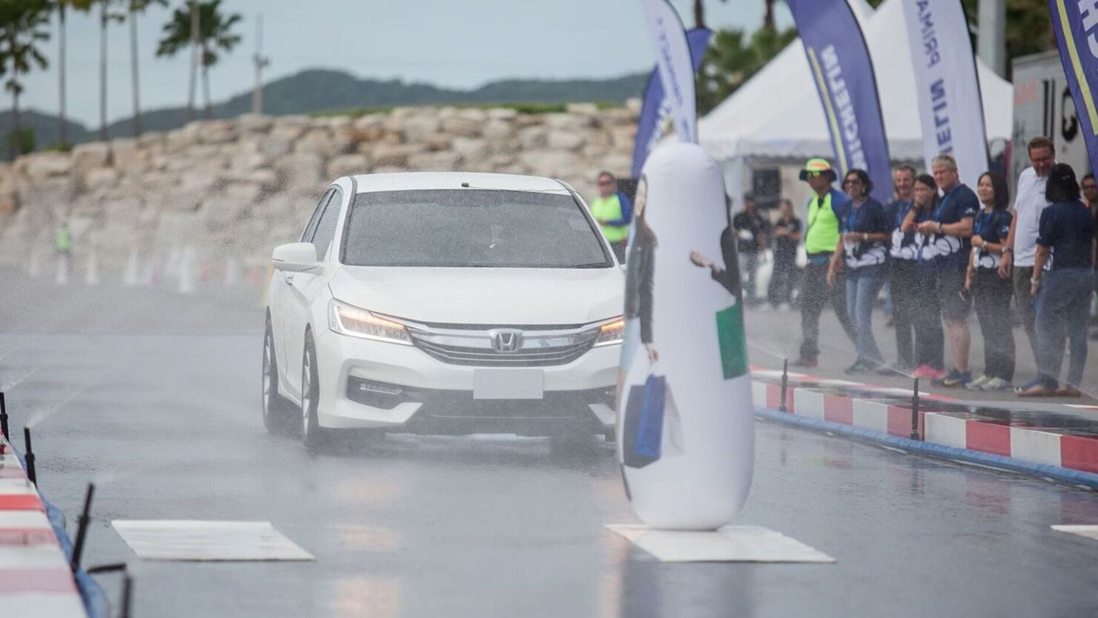 Thử nghiệm lốp Michelin