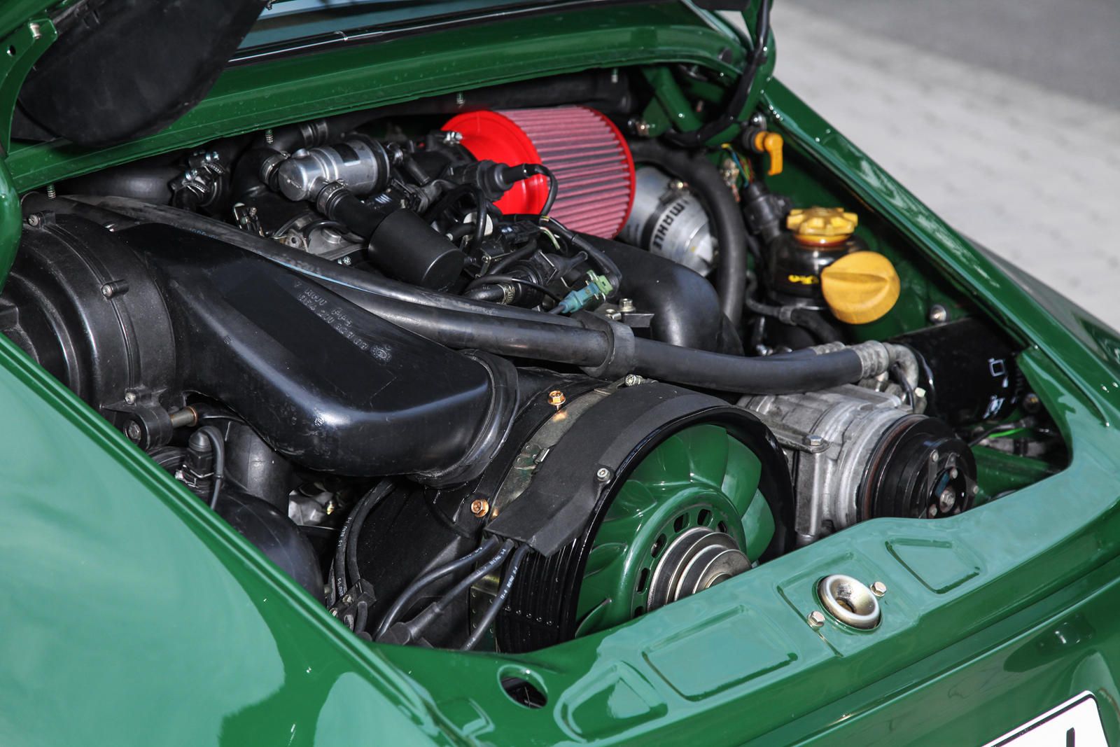 Thiết kế động cơ xe Porsche 911 964