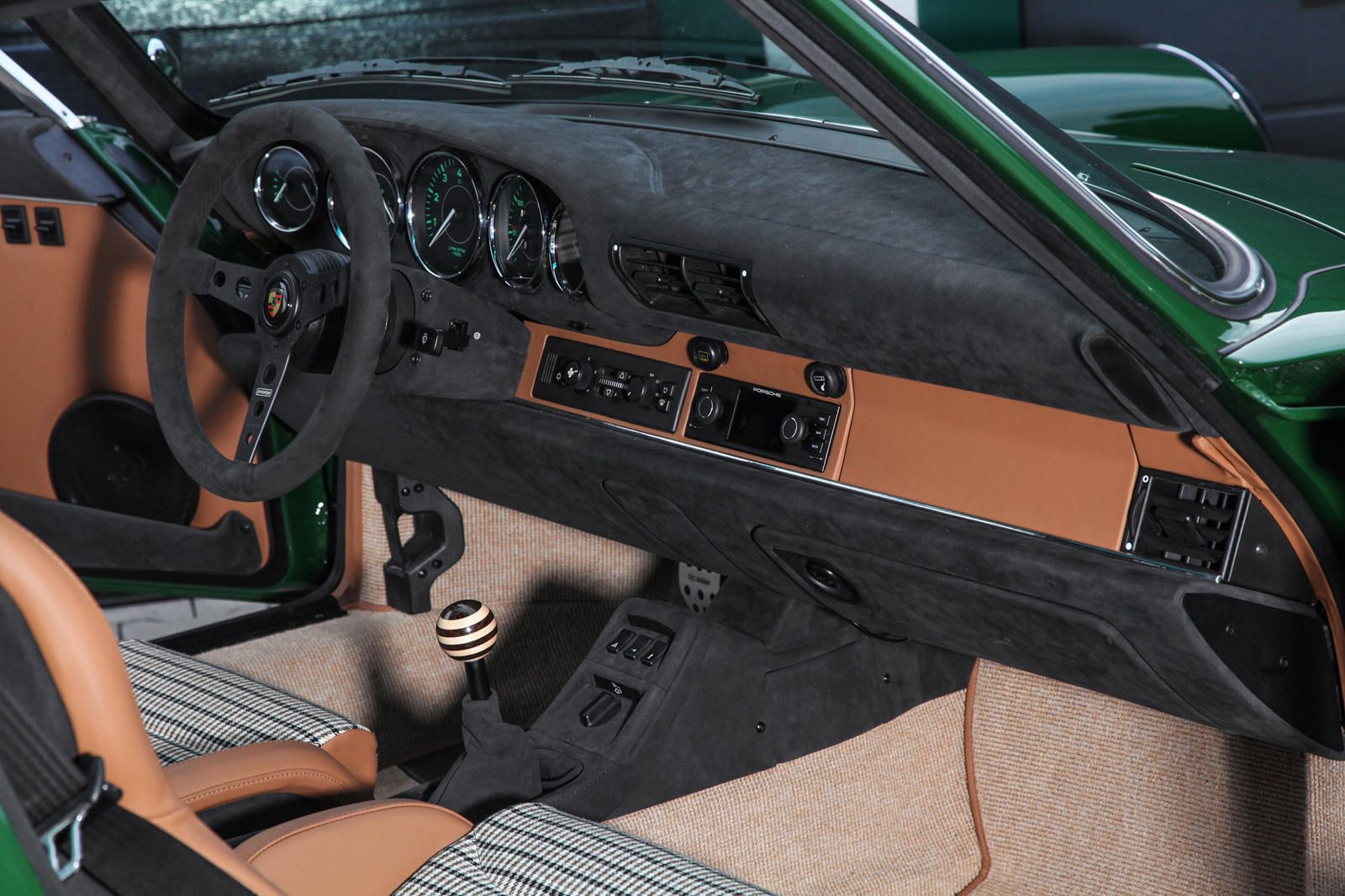 Thiết kế cabin xe Porsche 911 964