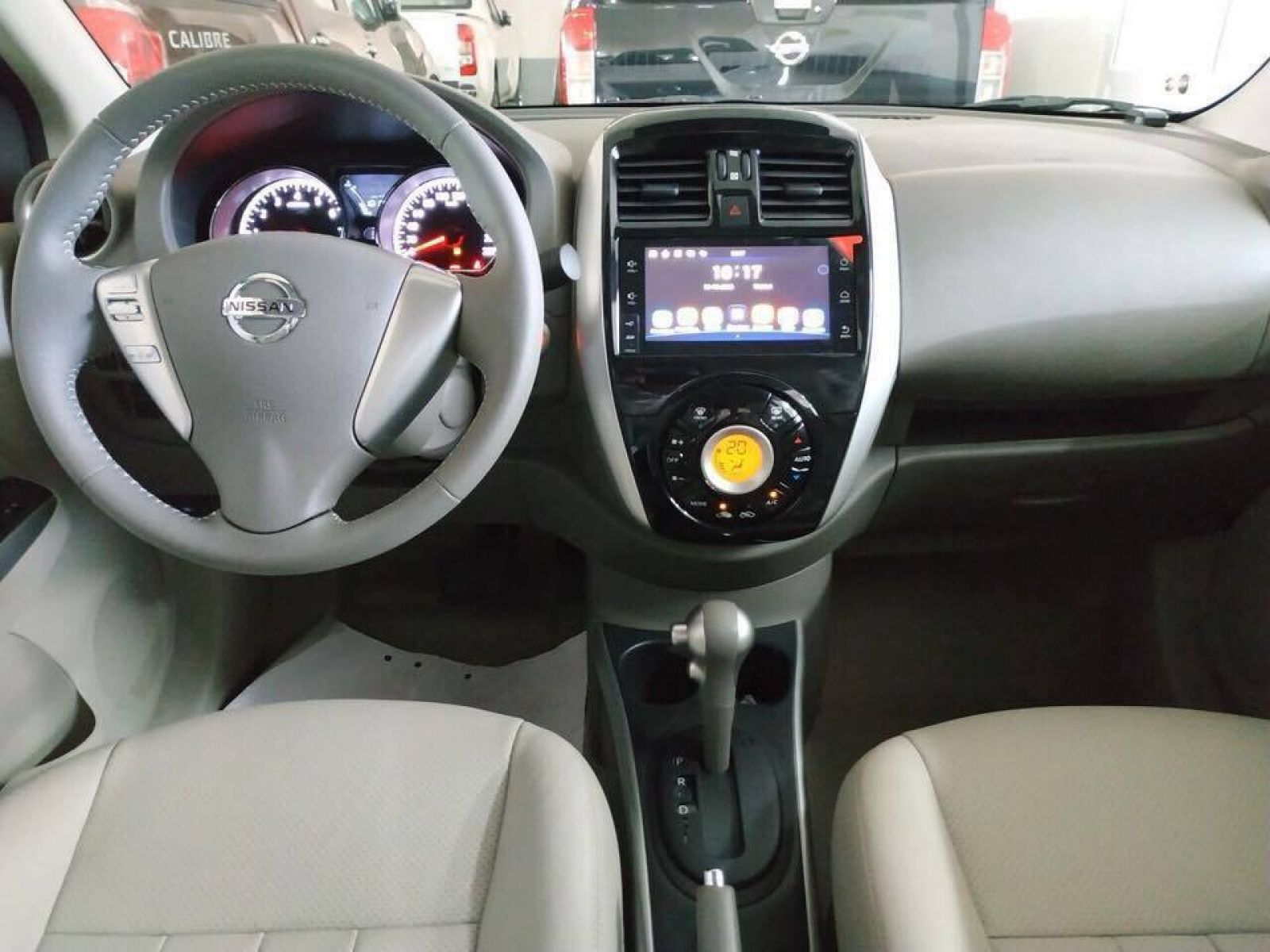 Thiết kế hàng ghế trước Nissan Sunny facelift