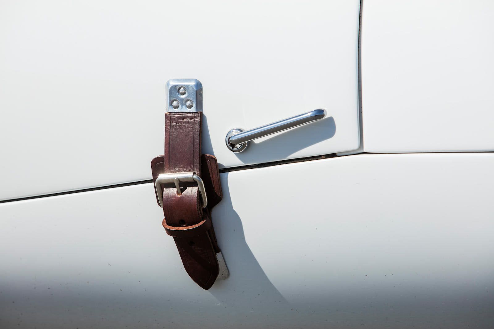 Dây đai nắp động cơ xe Lister-Jaguar 1959