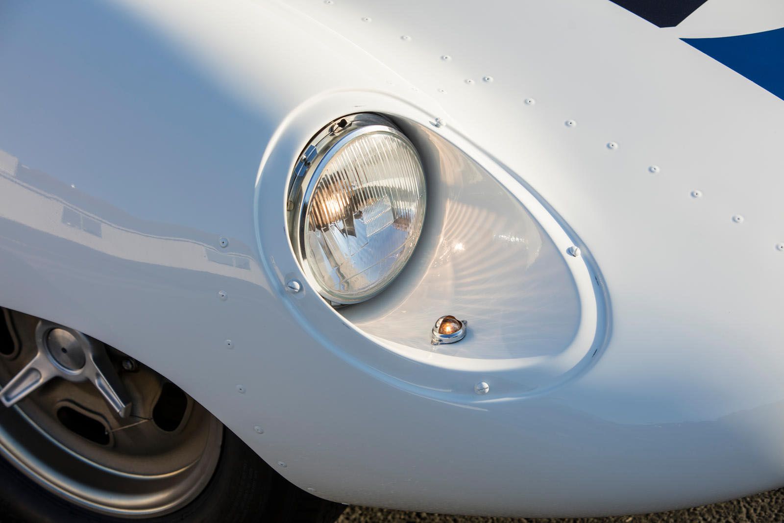 Thiết kế đèn pha xe Lister-Jaguar 1959