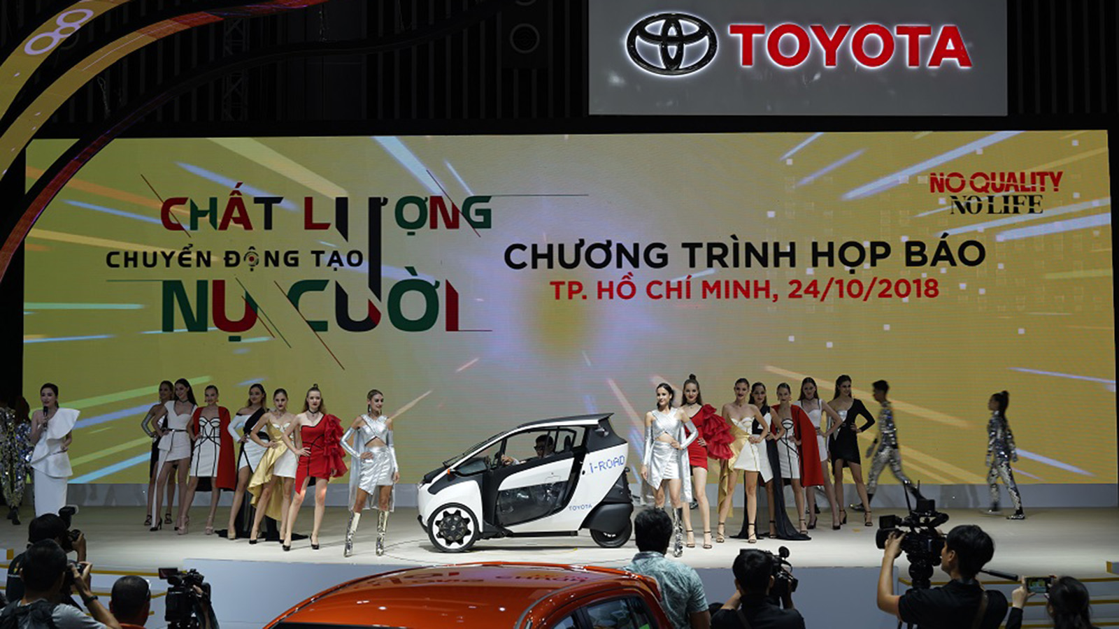 Gian hàng Toyota tại Triển lãm ô tô Việt Nam
