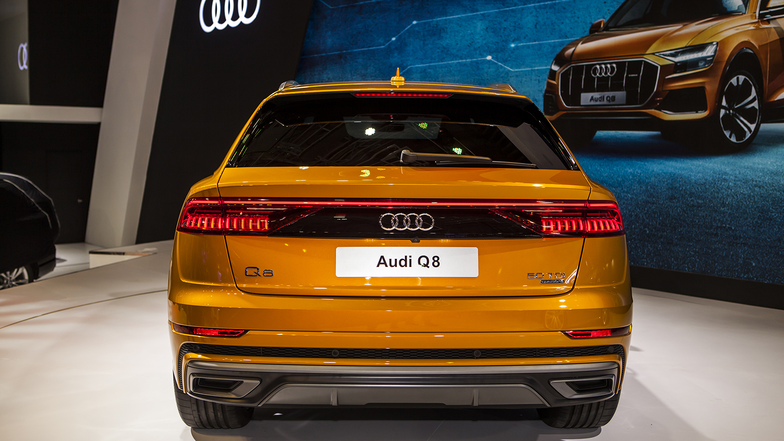 Đuôi xe thiết kế kiểu coupe