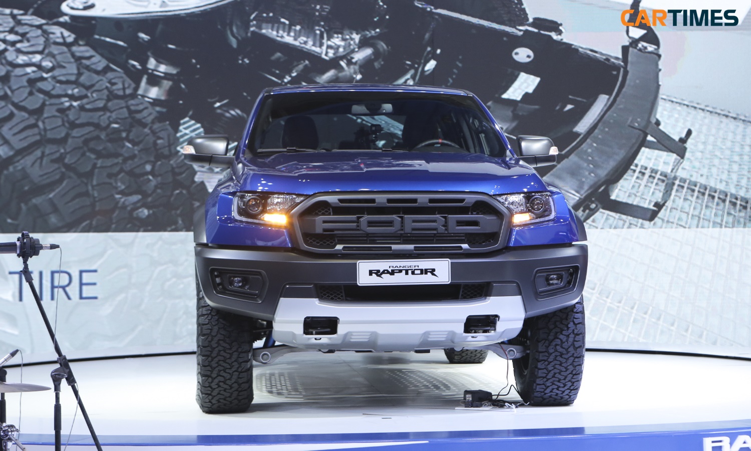 Thiết kế đầu xe Ford Ranger Raptor 2018