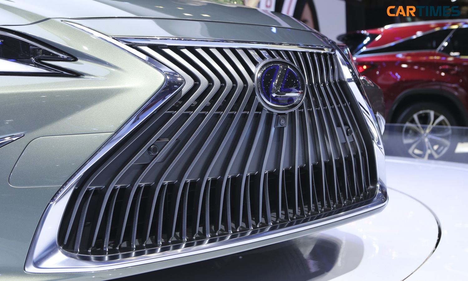 Thiết kế lưới tản nhiệt xe Lexus ES 300h