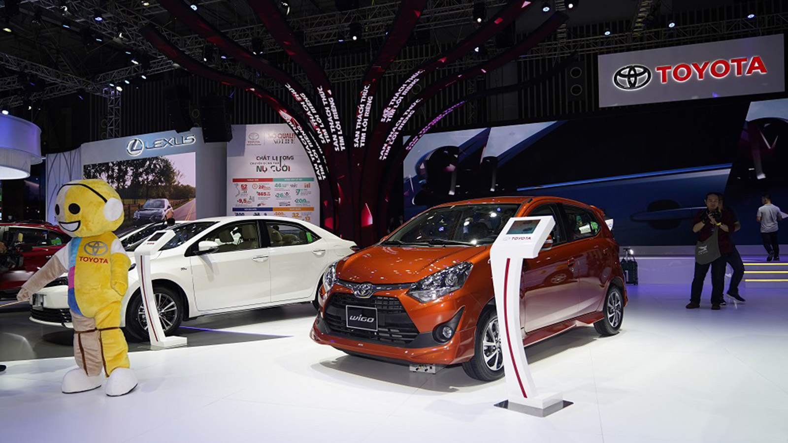 Xe Toyota trưng bày tại Triển lãm