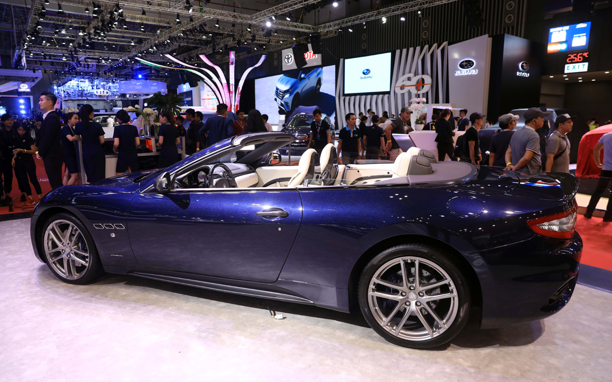 Maserati GranCabrio được trang bị động cơ V8 4.7L nạp khí tự nhiên