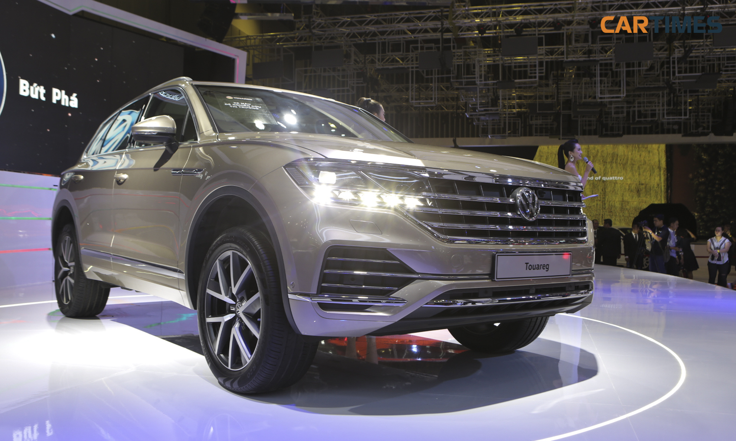 Volkswagen Touareg chia sẻ rất nhiều công nghệ lấy từ Porsche, Audi