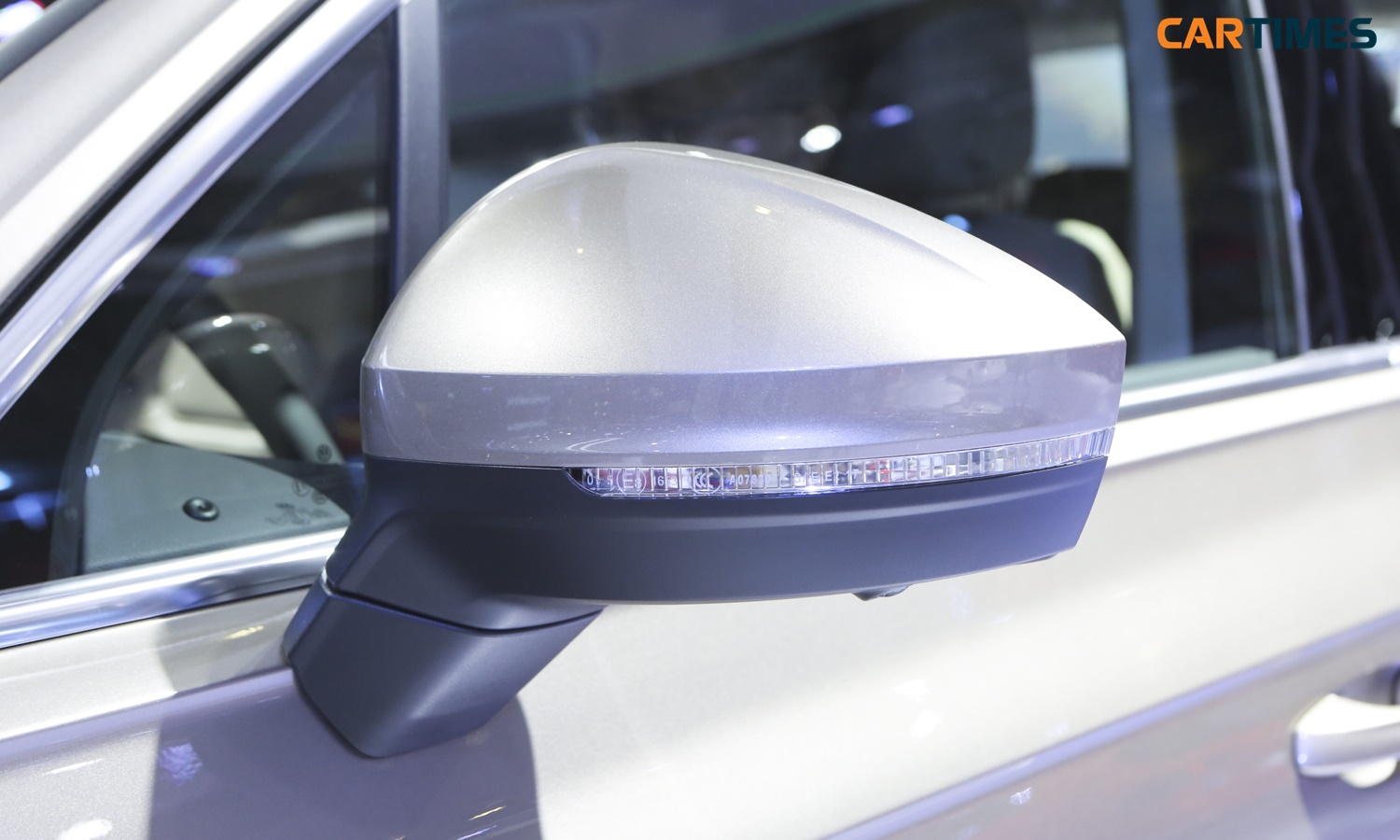 Gương chiếu hậu trên xe Volkswagen Touareg