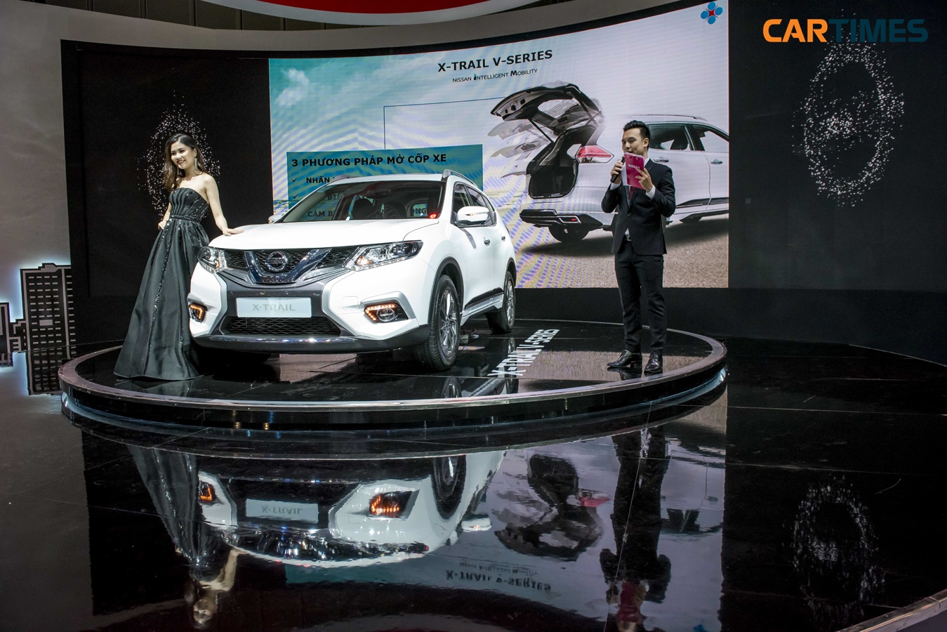 Khu vực trưng bày xe Nissan X-Trail V-Series