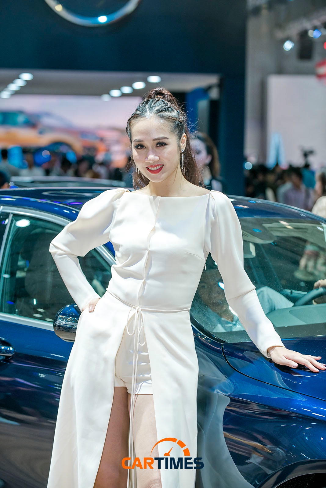 Mẫu Việt tại gian hàng của Mercedes-Benz