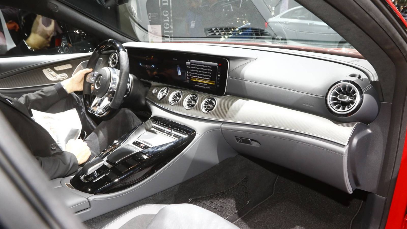 Thiết kế cabin xe Mercedes-AMG GT 43 