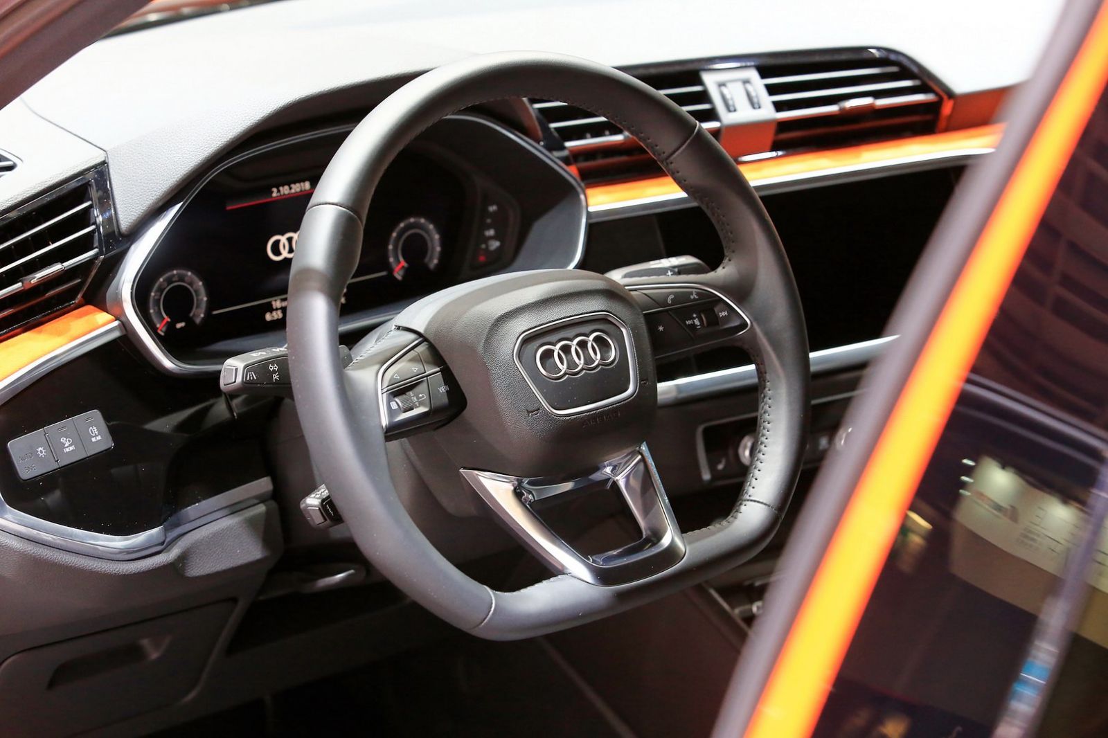 Vô lăng Audi Q3 2019 đậm chất thể thao