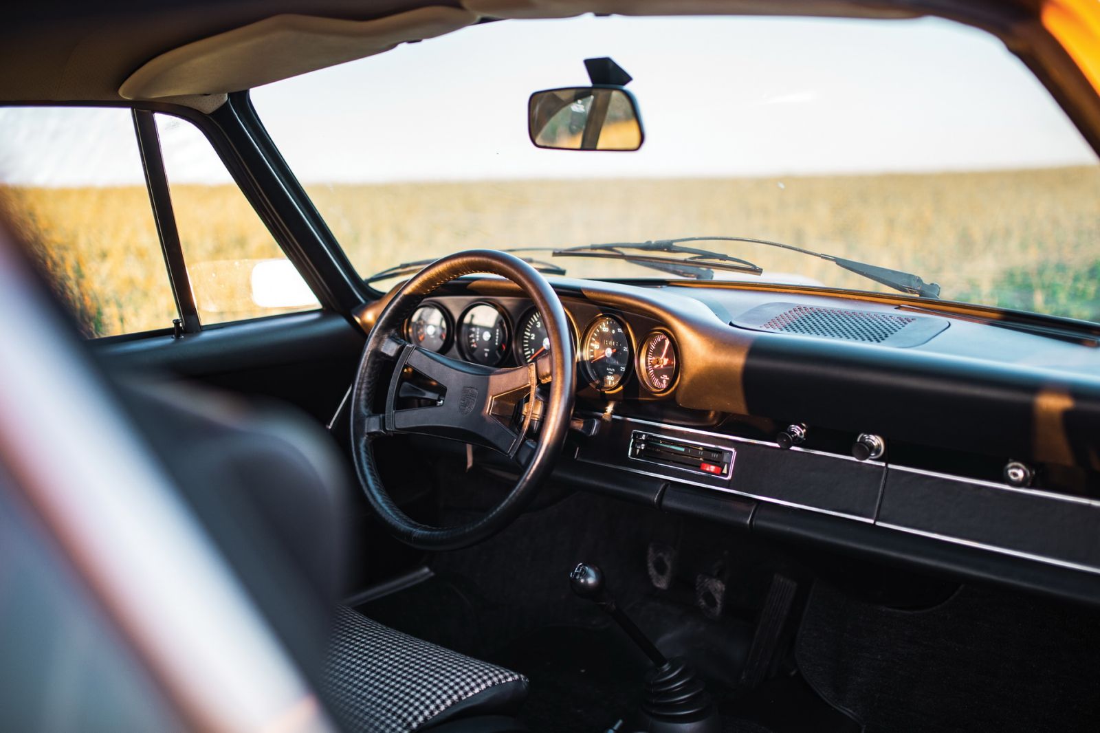 Thiết kế cabin xe Porsche 911 Carrera RS 2.7 