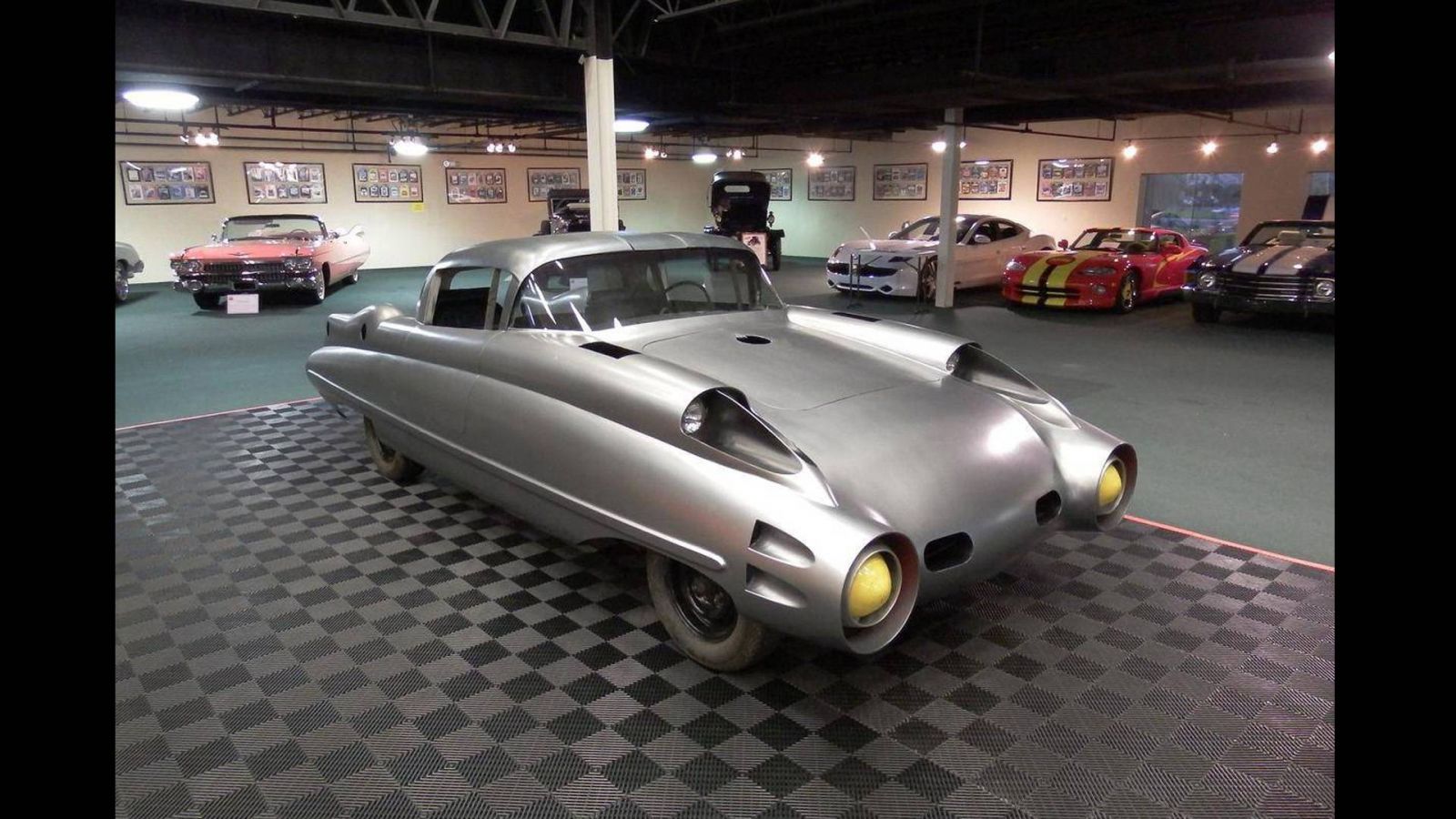 xe Galileo Show Car 1957 có thiết kế lấy từ máy bay phản lực