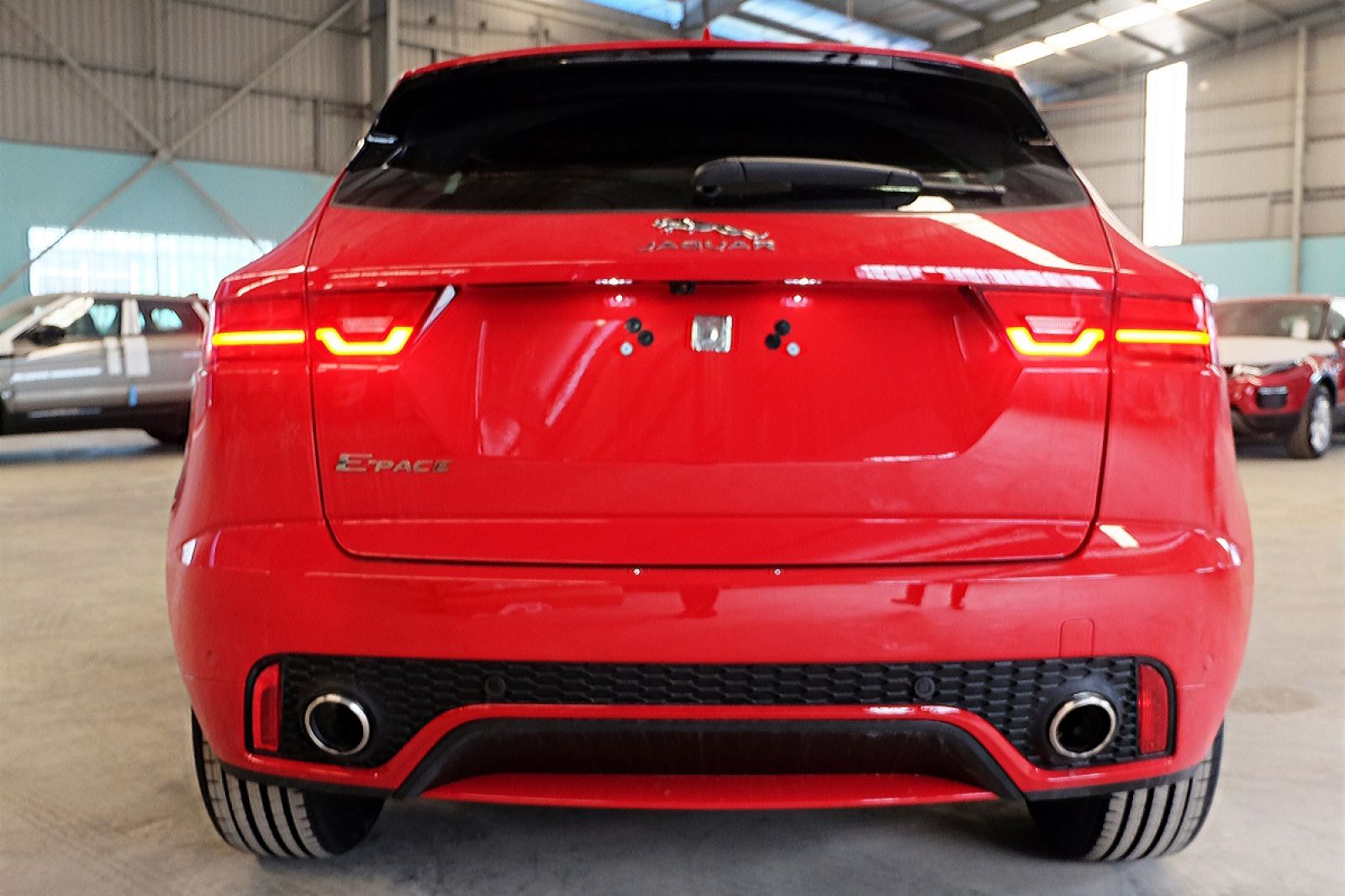 Thiết kế đuôi xe của Jaguar E-Pace