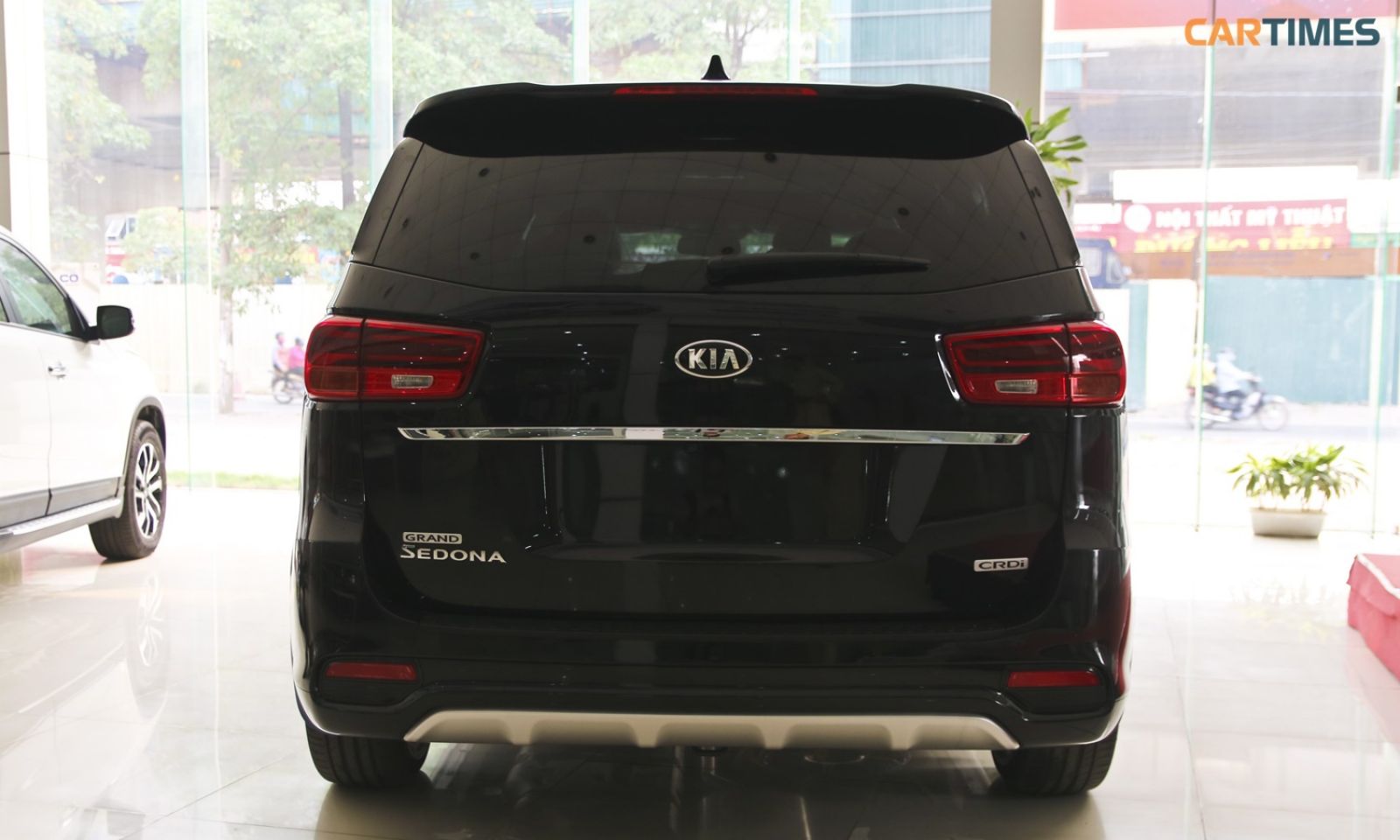 Thiết kế đuôi xe Kia Sedona 2019