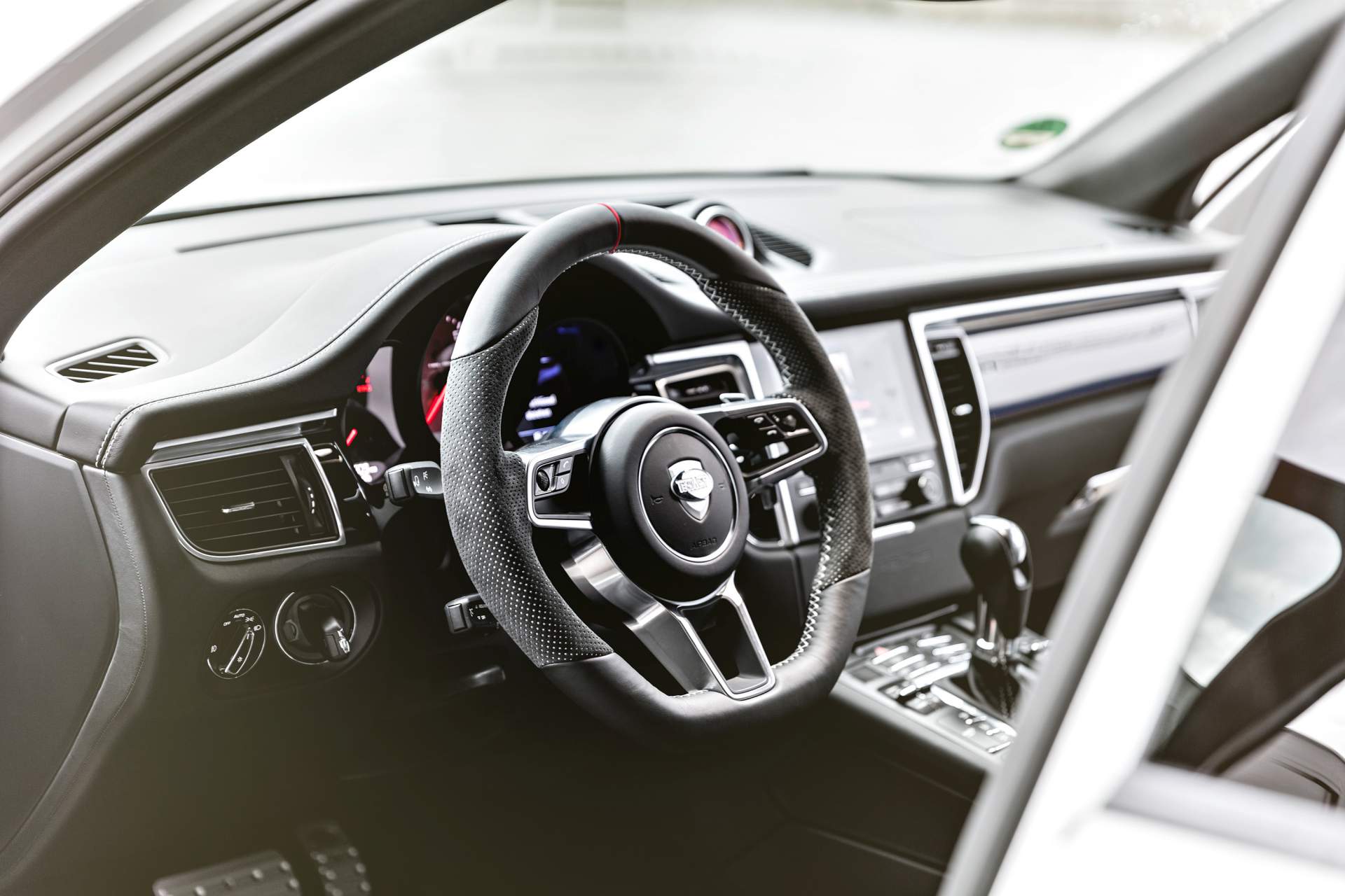 Nội thất của xe Porsche Macan phiên bản độ