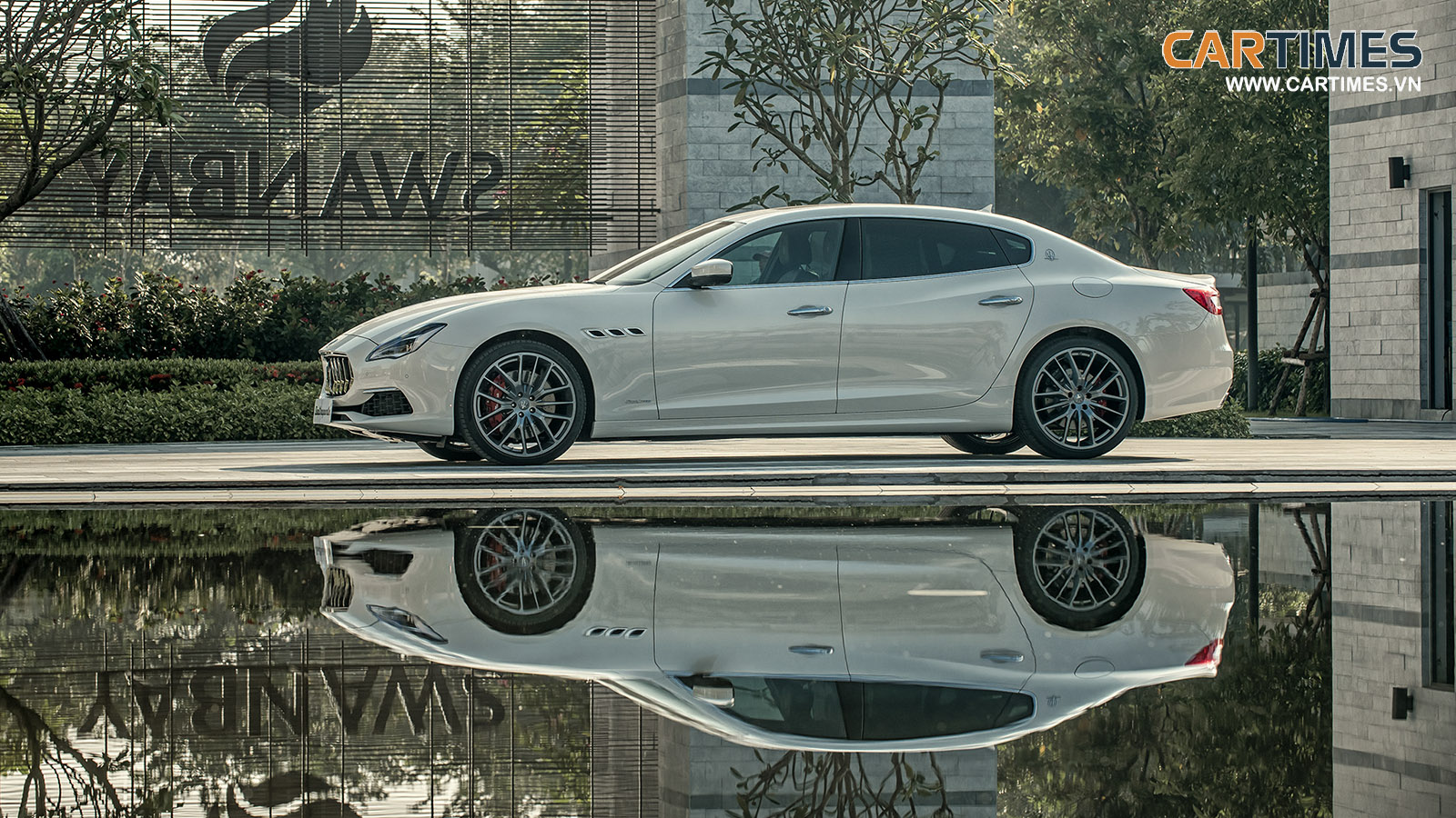 Thiết kế bên hông xe Maserati Quattroporte GTS GranLusso