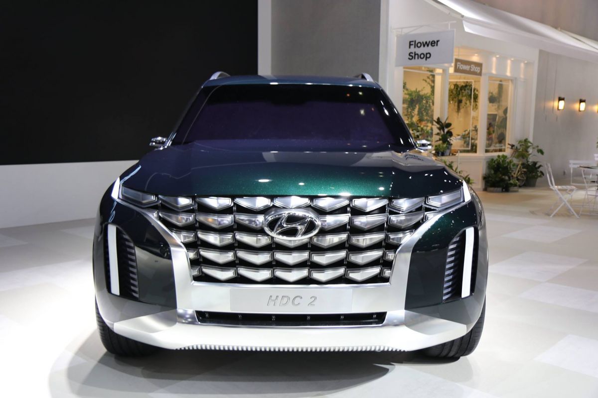 Thiết kế đầu xe Hyundai Grandmaster