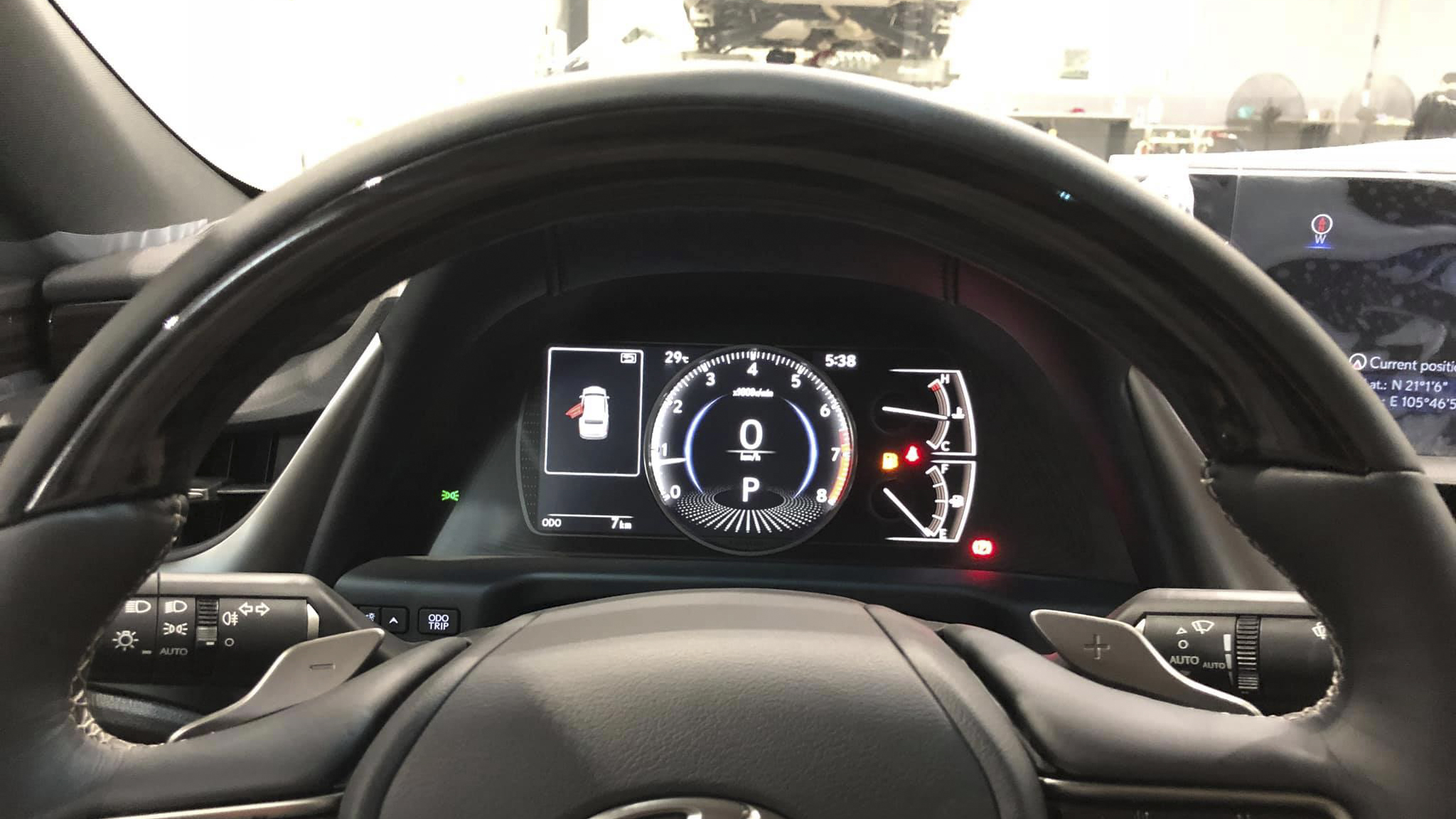 Đồng hồ hiển thị trên Lexus ES 250 2019