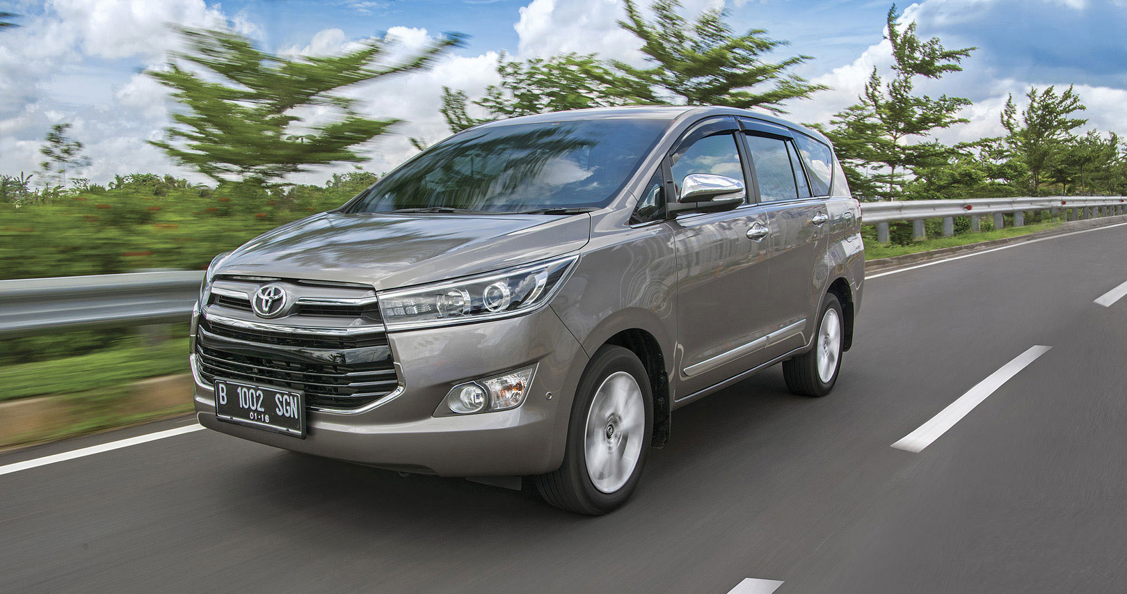 Xe Toyota Innova