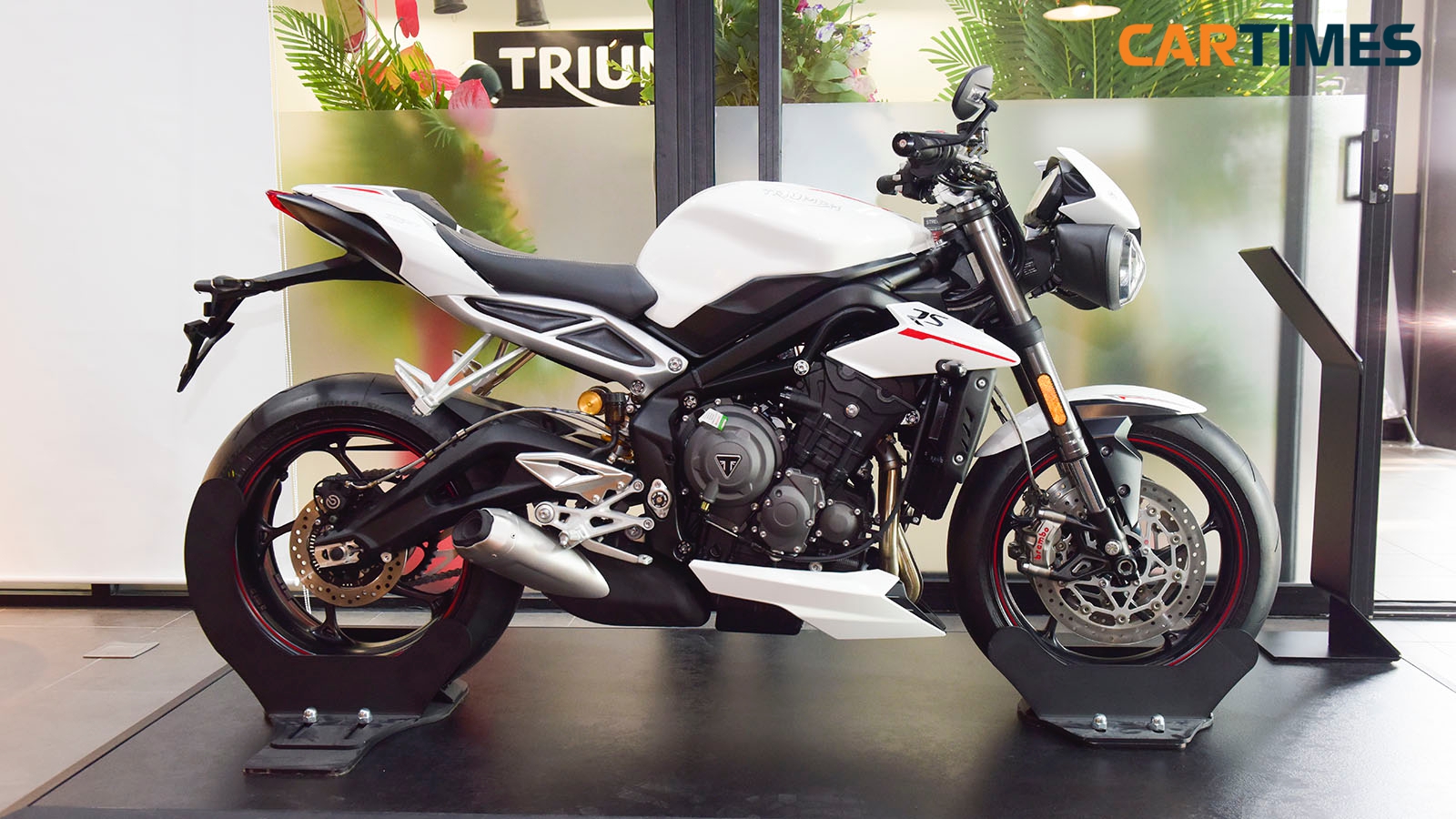 Mẫu xe Triumph Triple RS