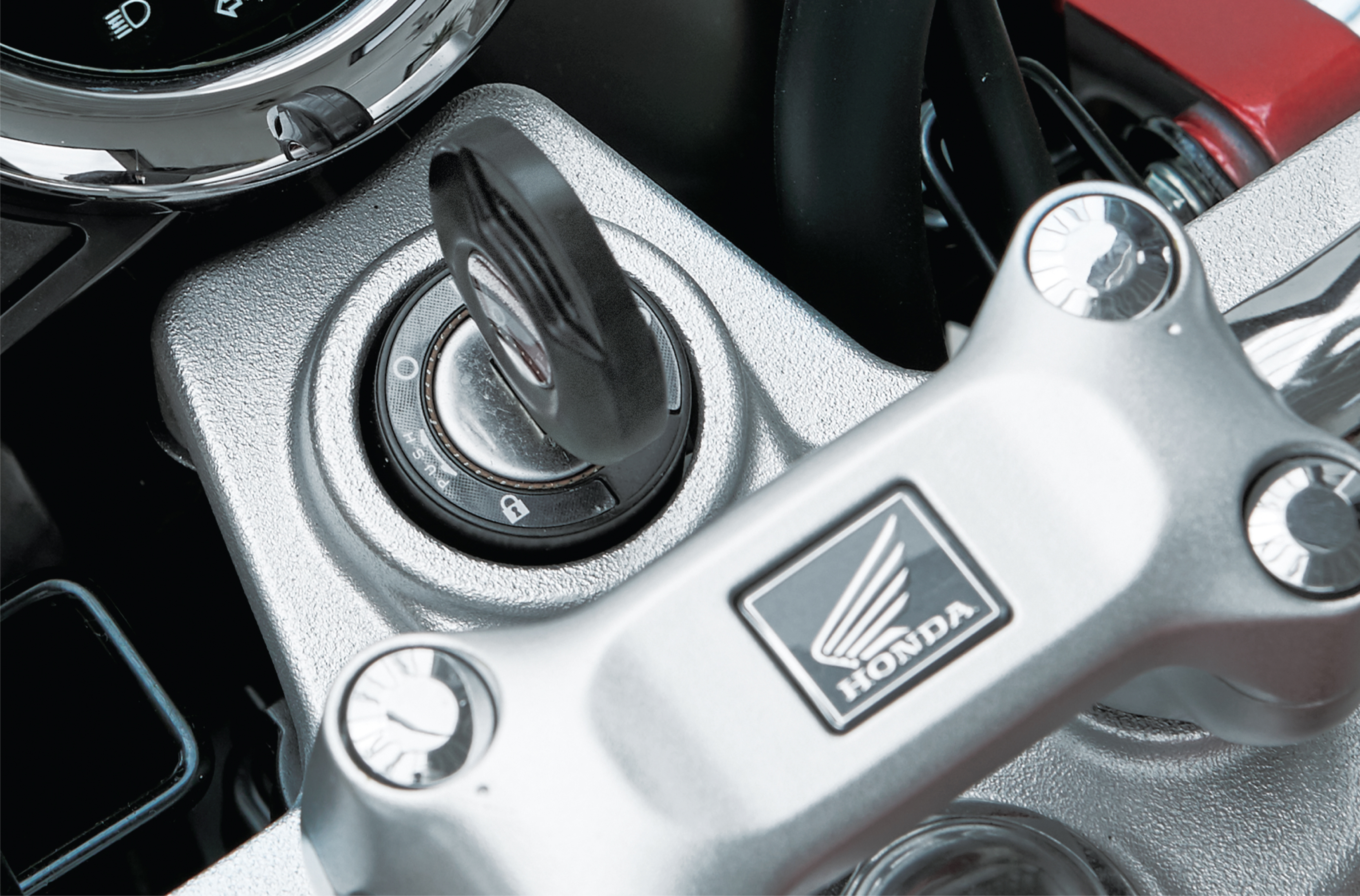Honda Monkey vẫn sử dụng chìa khóa dạng truyền thống