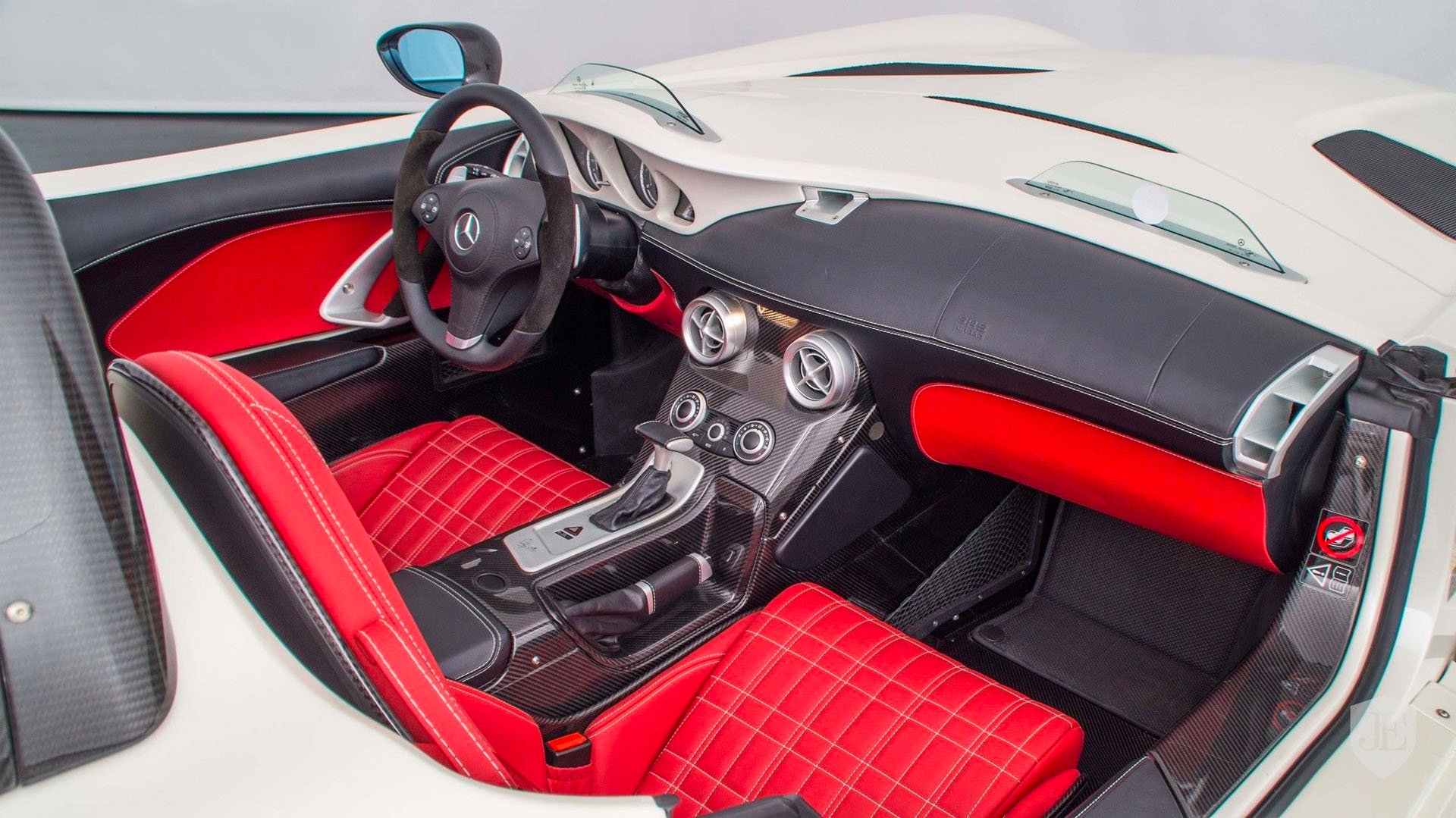 Thiết kế nội thất xe Mercedes-Benz SLR McLaren Stirling Moss 2009