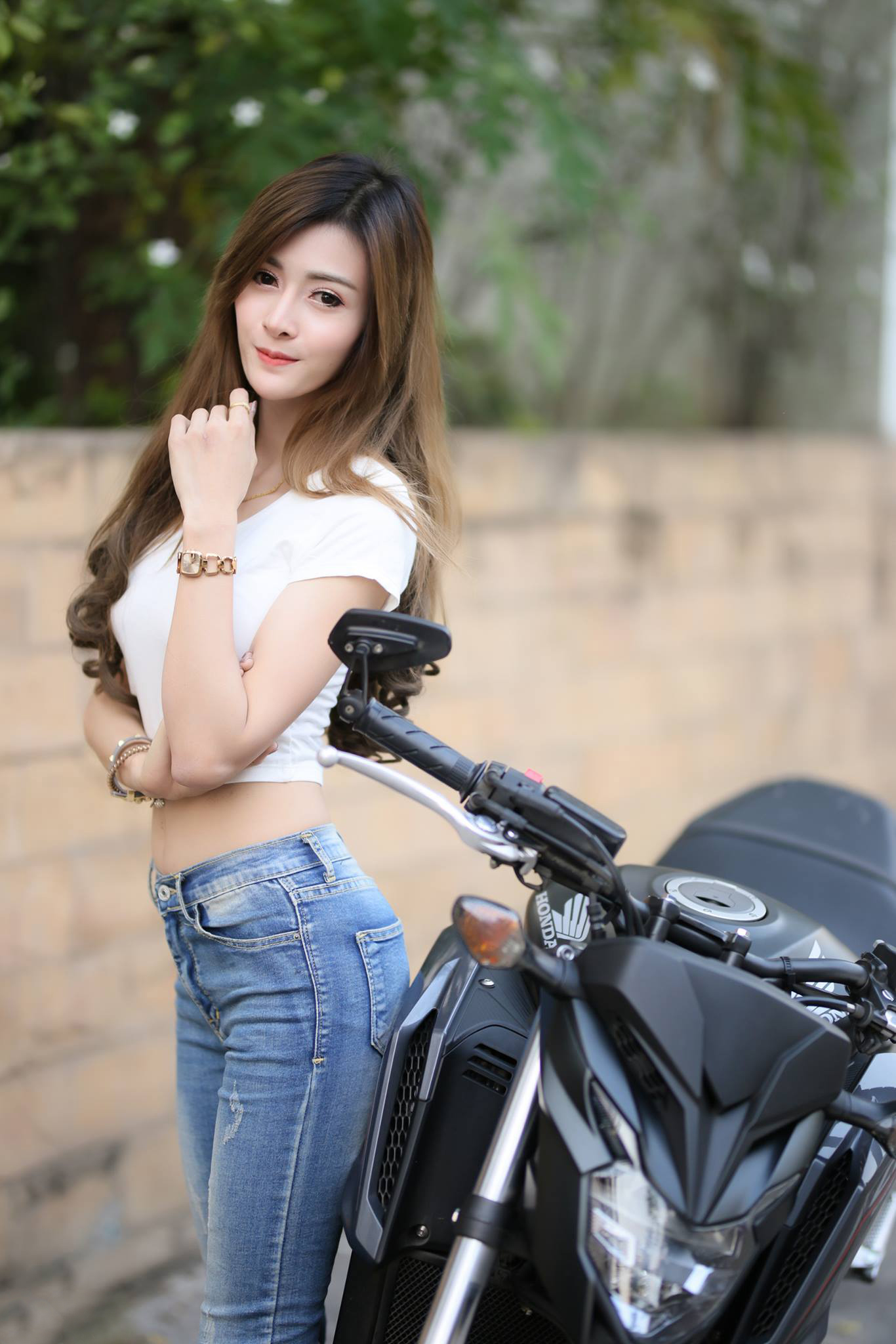 Xe Honda CB650F và người đẹp