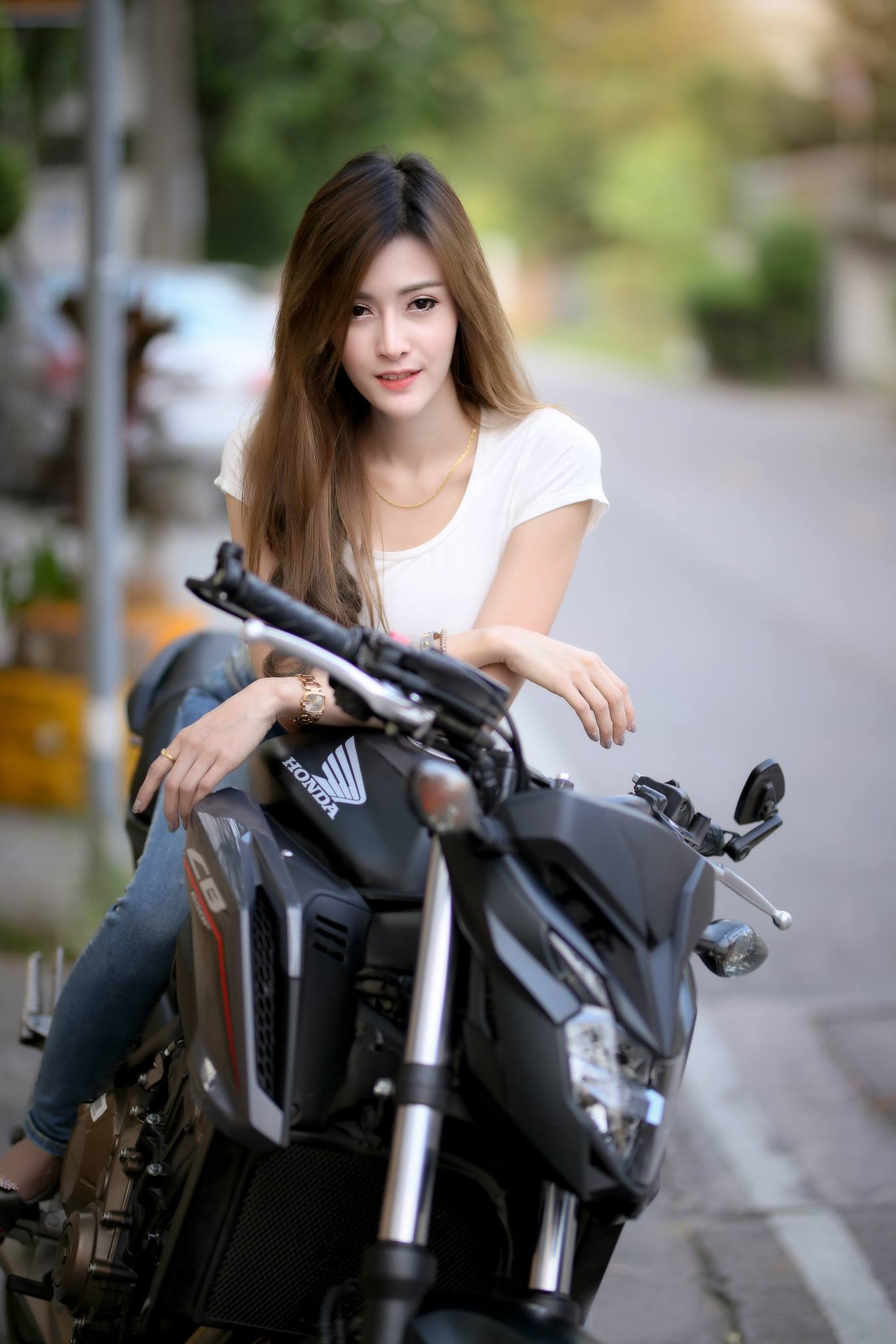 Honda Cb650F bên người đẹp