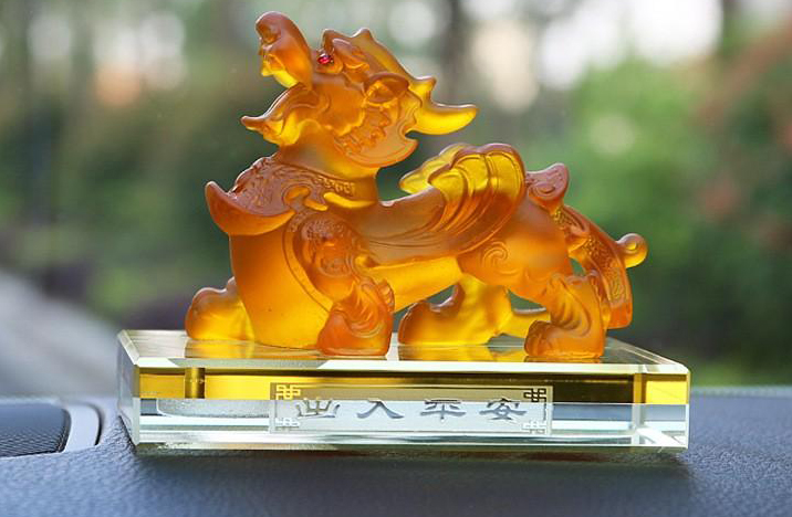 Chọn Tỳ hưu phong thuỷ cho người mệnh Mộc nên chú ý đến màu sắc