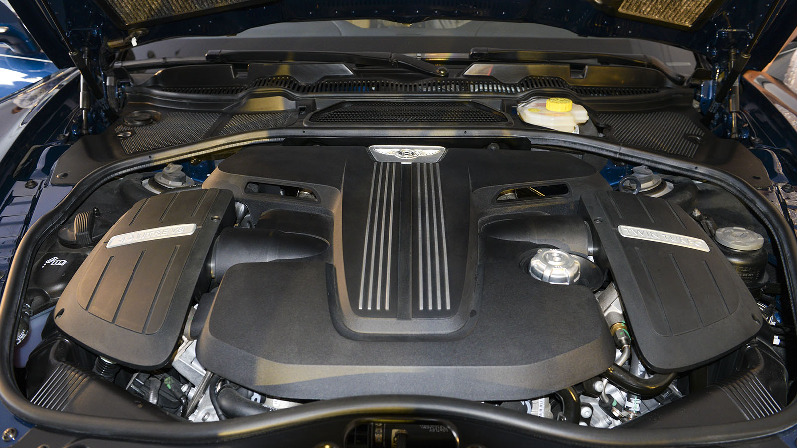 Động cơ xe Bentley Flying Spur V8 S
