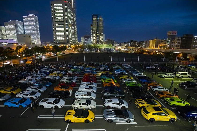 Hơn 200 chiếc Lamborghini đã tụ họp tại "Ngày Lamborghini"