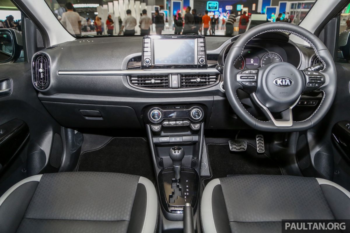 Thiết kế hàng ghế trước của Kia Morning GT-Line