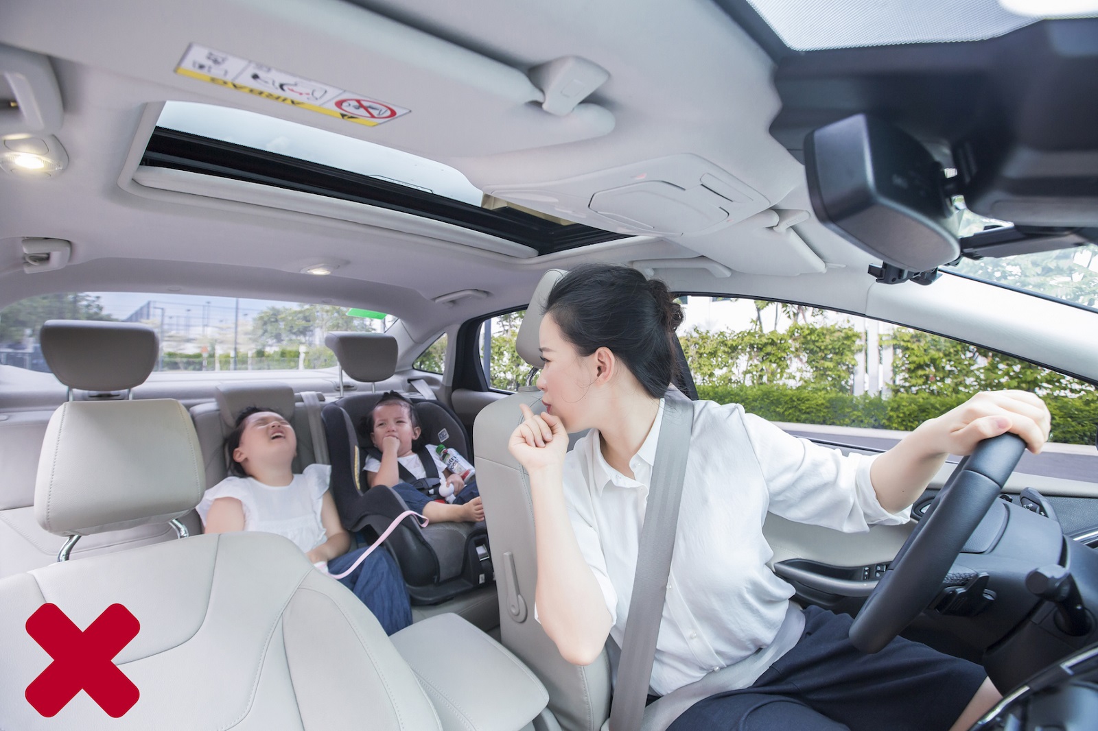 Các yếu tố gây xao nhãng đối với người cầm lái đều có thể là nguyên nhân gây tai nạn trong phút chốc