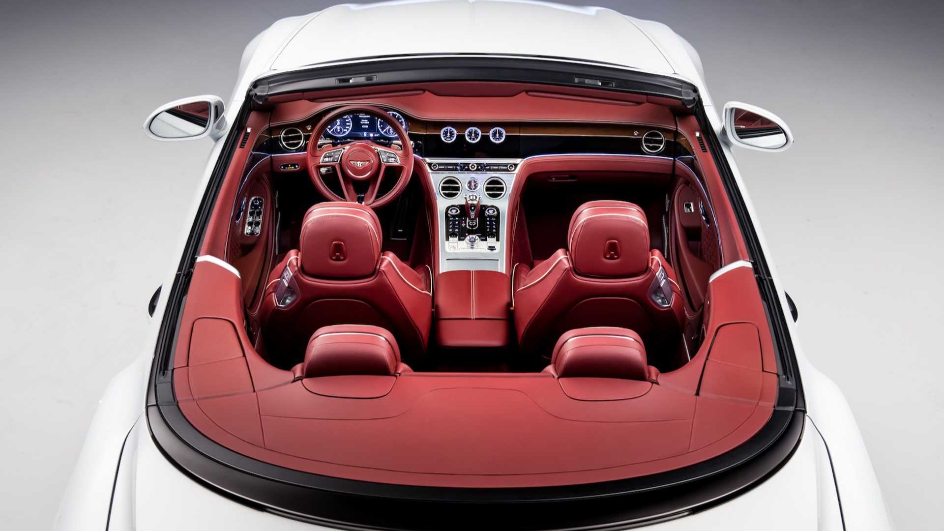 Xe vẫn đươc trang bị nội thất sang trọng như những phiên bản trước