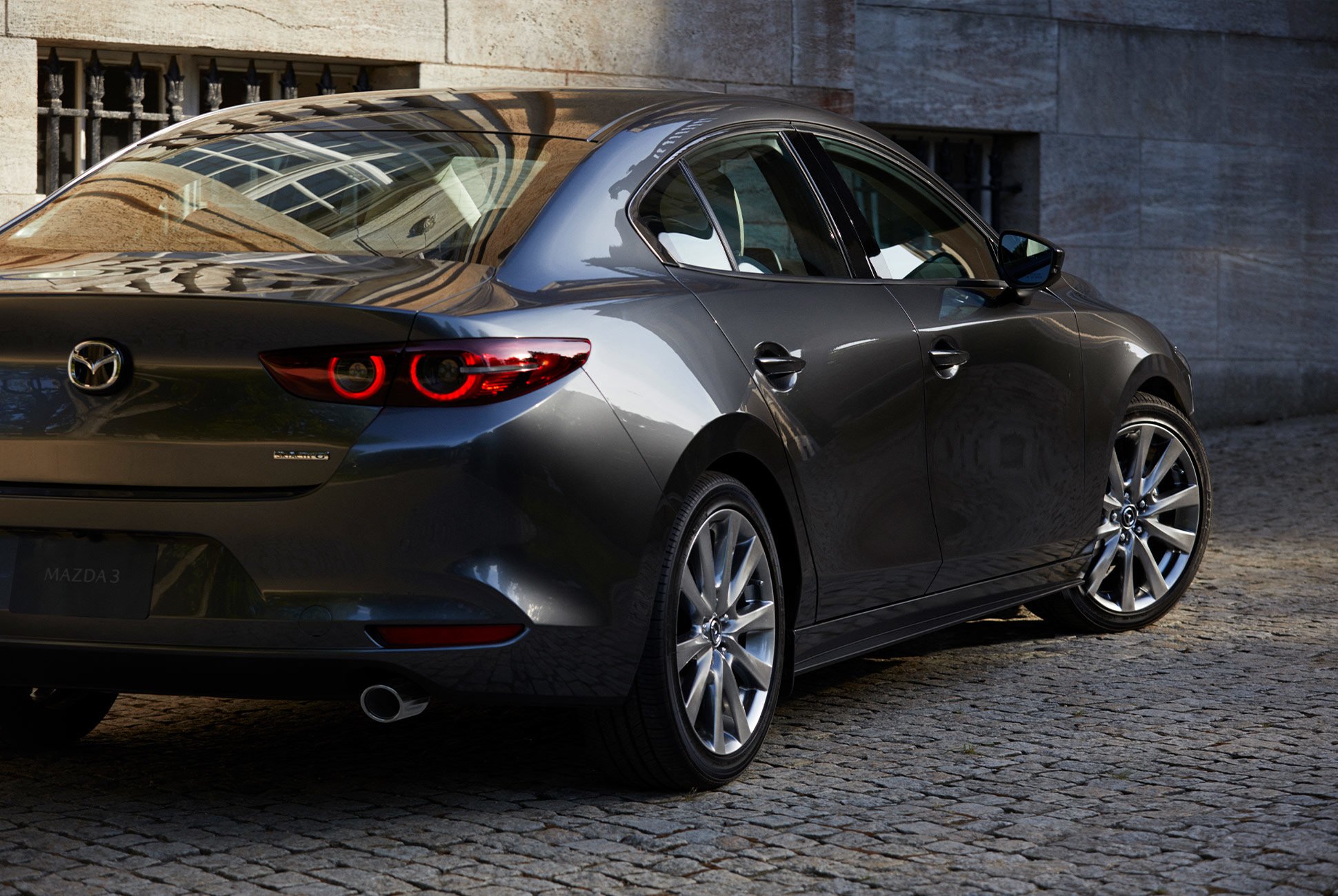 Thiết kế đuôi xe Mazda3 2019 sedan