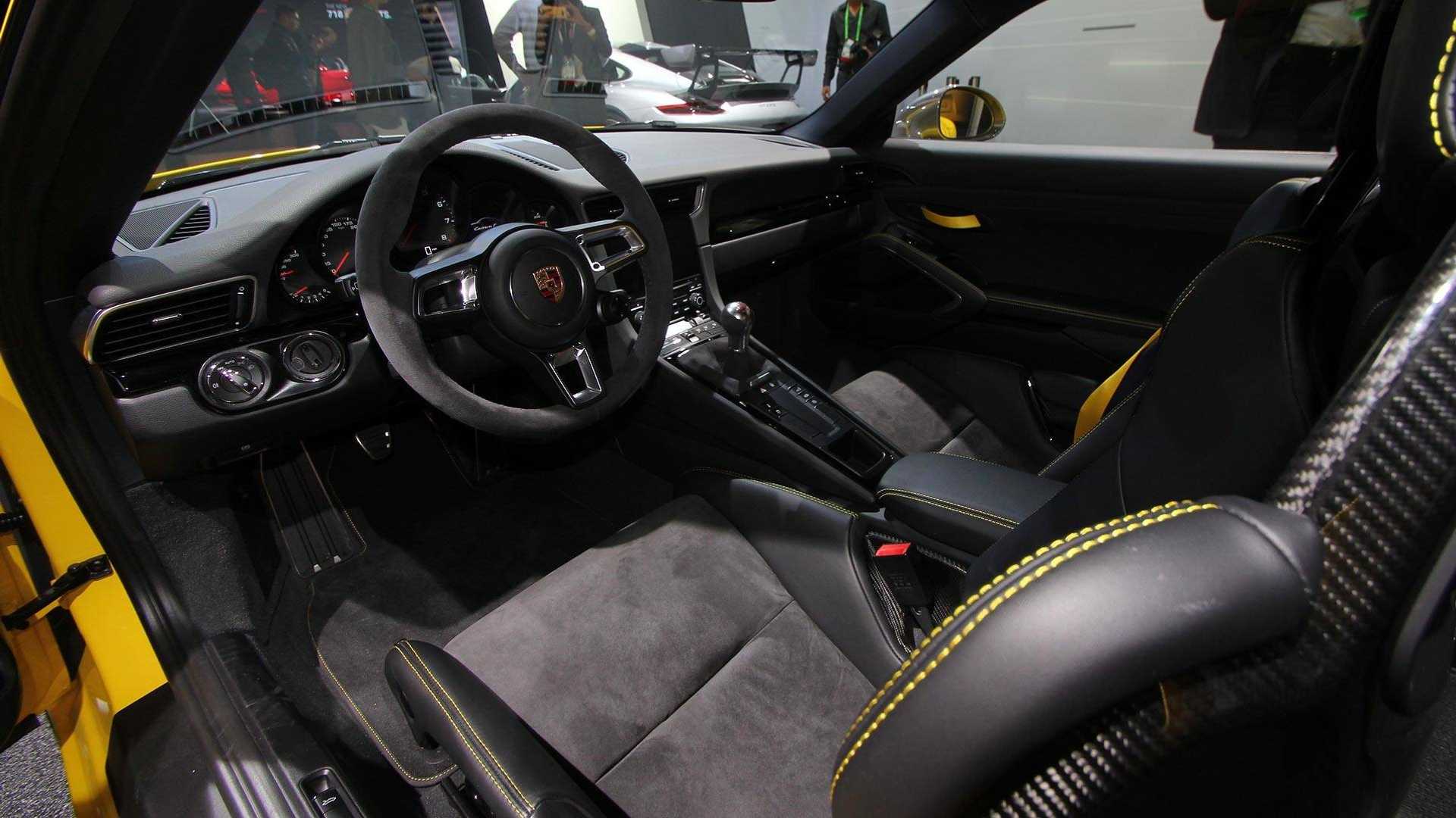 Xe Porsche 911 Carrera 991 