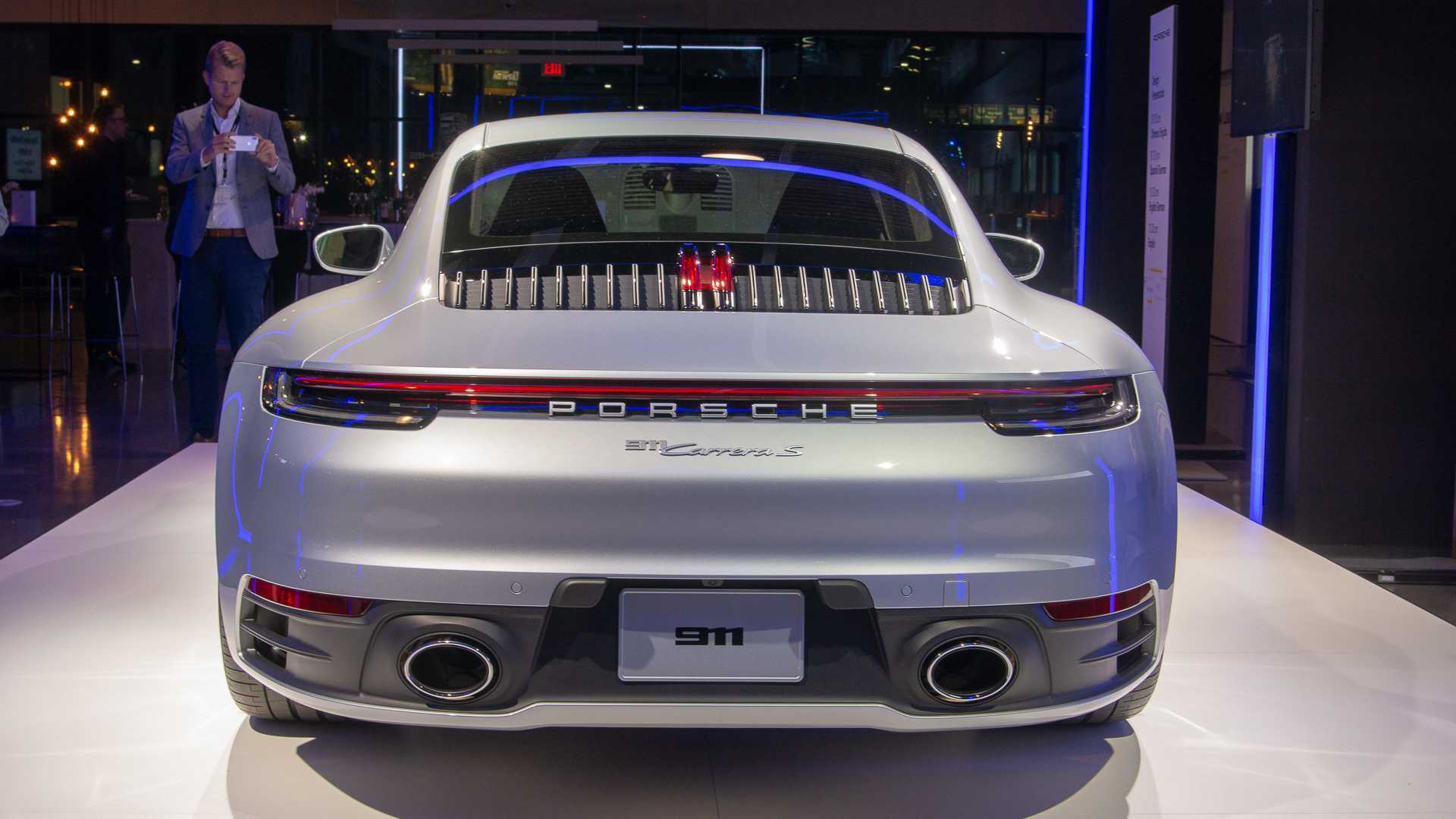 Xe Porsche 911 Carrera 992