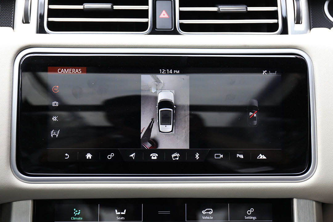 Range Rover HSE 2019 trang bị hệ thống camera 360