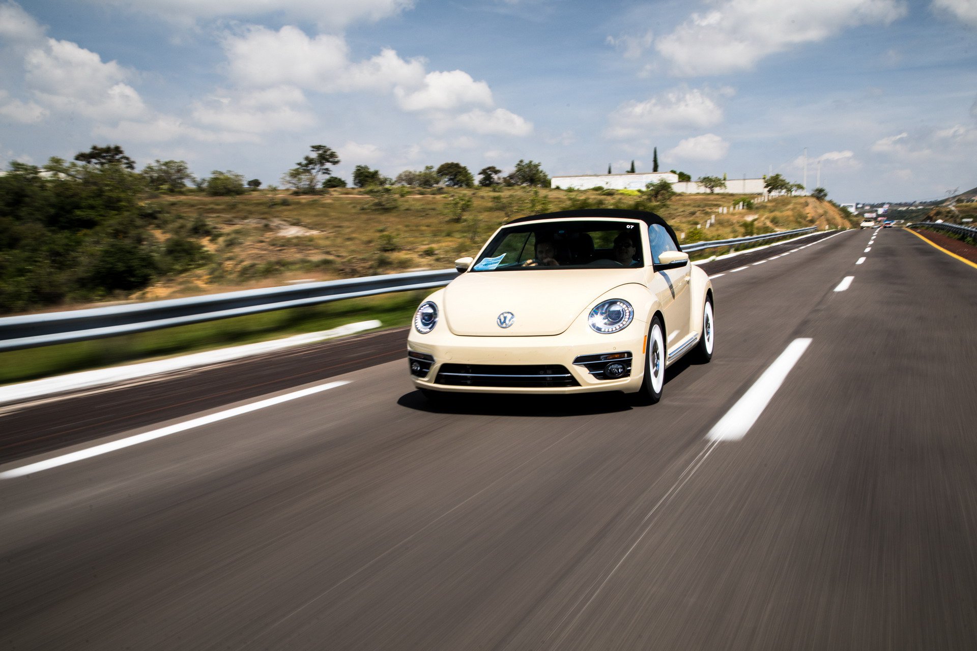 Volkswagen Beetle Final Edition như một lời chào với mẫu xe huyền thoại đã 80 năm tuổi
